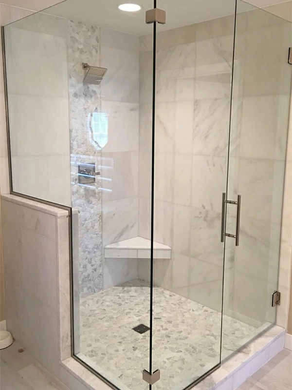 Four benefits of frameless glass shower doors