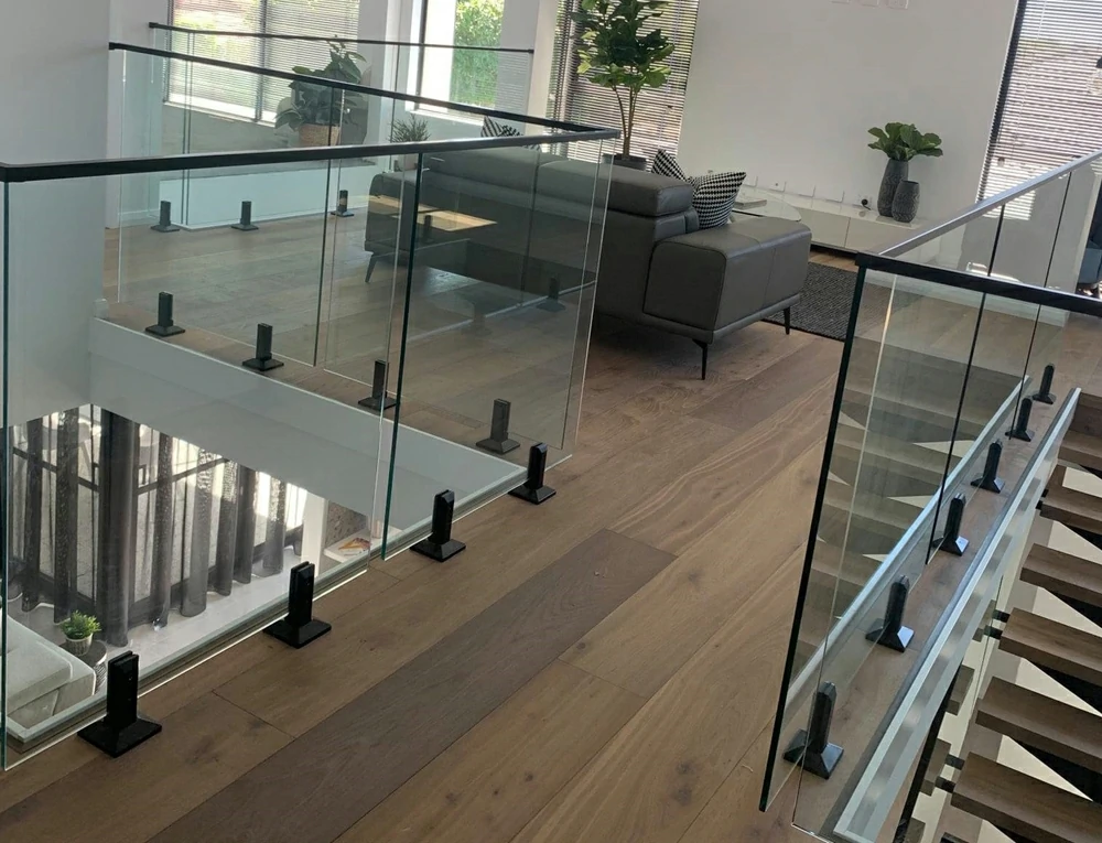 Frameless Railing System in Decoration